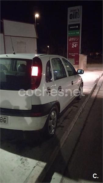Usado Opel Corsa Elegance 90 CV (66 kW) 2004 Blanco Utilitario