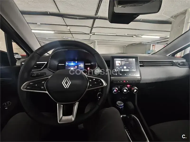 Usado Renault Clio V Techno 143 CV (105 kW) 2024 Gris / plata Berlina