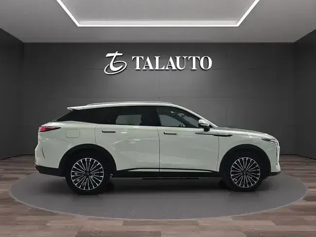 Usado Omoda 9 537 CV (394 kW) 2025 Blanco SUV