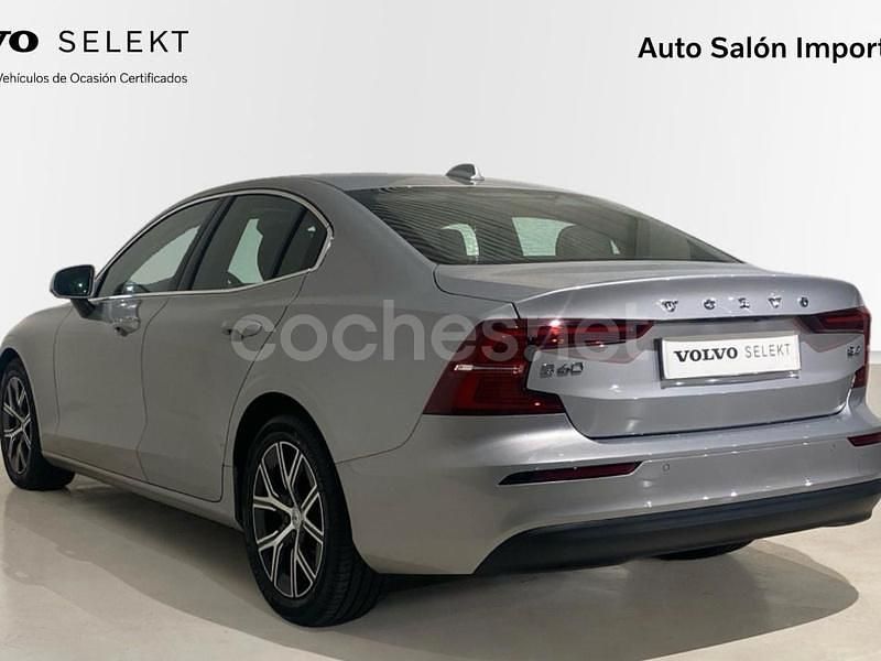 Usado Volvo S60 Core 197 CV (144 kW) 2023 Gris / plata Berlina