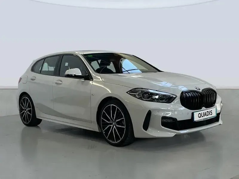 Usado BMW 118 Executive 150 CV (110 kW) 2022 Blanco Utilitario