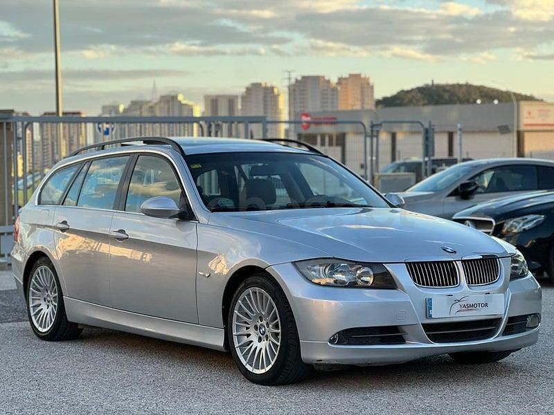 Usado BMW 330 Sport Line 258 CV (189 kW) 2006 Gris / plata Familiar