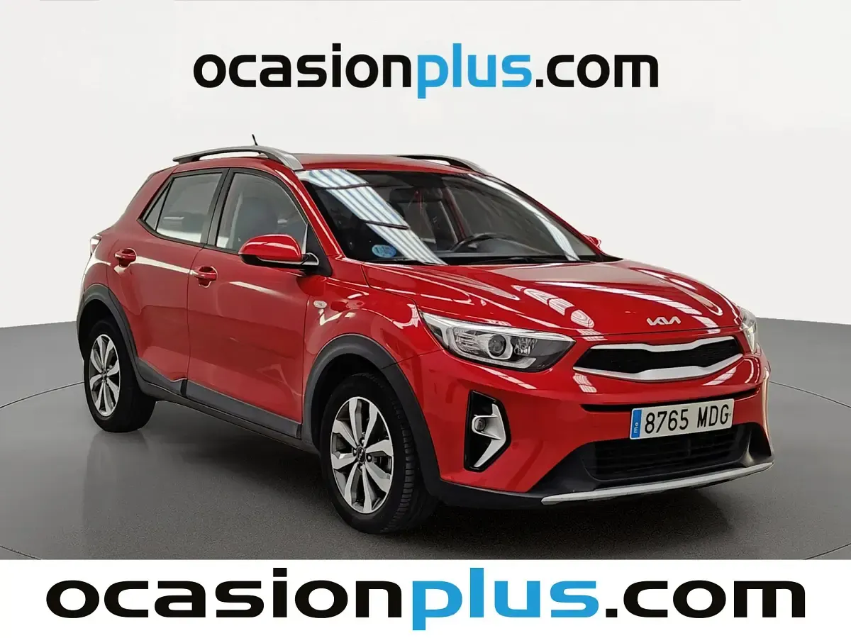 Käytetty Kia Stonic 101 HP (74 kW) 2023 Punainen Katumaasturi