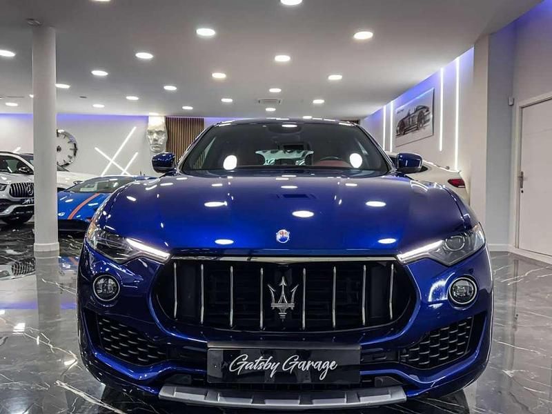 Usado Maserati Levante GranLusso 275 CV (202 kW) 2017 Azul SUV