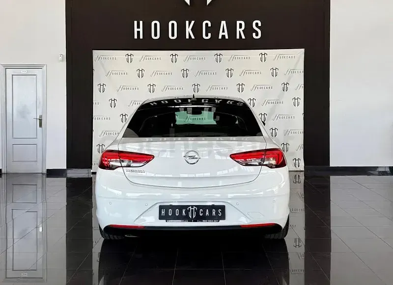 Usado Opel Insignia Business Elegance 122 CV (89 kW) 2021 Blanco Berlina