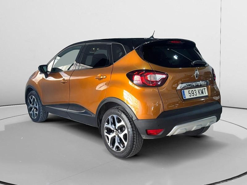 Usado Renault Captur Zen 120 CV (88 kW) 2018 Naranja SUV