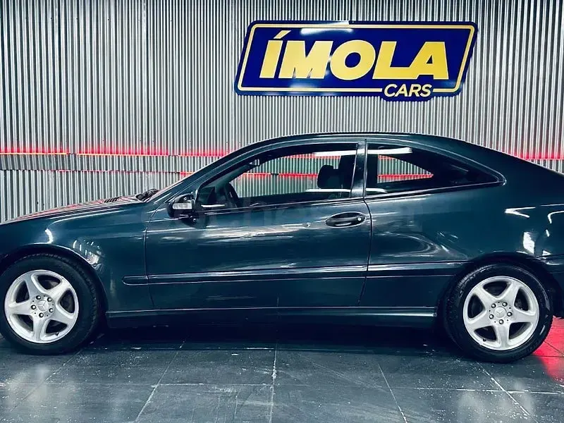 Usado Mercedes C180 143 CV (105 kW) 2003 Azul Berlina