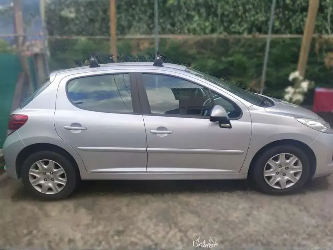 Begagnad Peugeot 207 68 HK (50 kW) 2013 Grå Halvkombi
