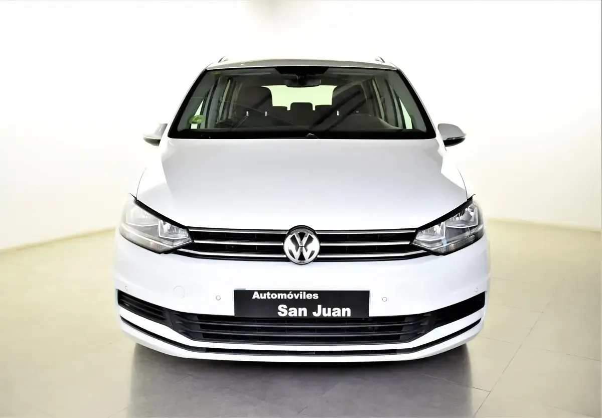 Usado VW Touran Advance 115 CV (84 kW) 2017 Blanco Monovolumen