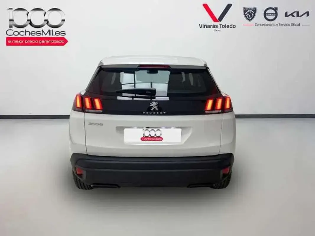 Usado Peugeot 3008 Active 131 CV (96 kW) 2022 Blanco SUV