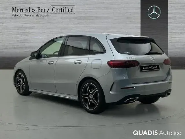 Usado Mercedes B200 150 CV (110 kW) 2025 Plata hightech Utilitario