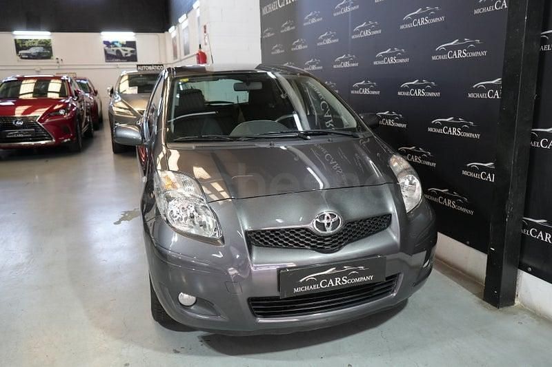 Begagnad Toyota Yaris Sol 101 HK (74 kW) 2009 Grå Sedan