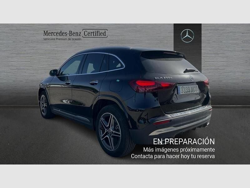 Usado Mercedes GLA250 AMG line 218 CV (160 kW) 2025 Otro SUV