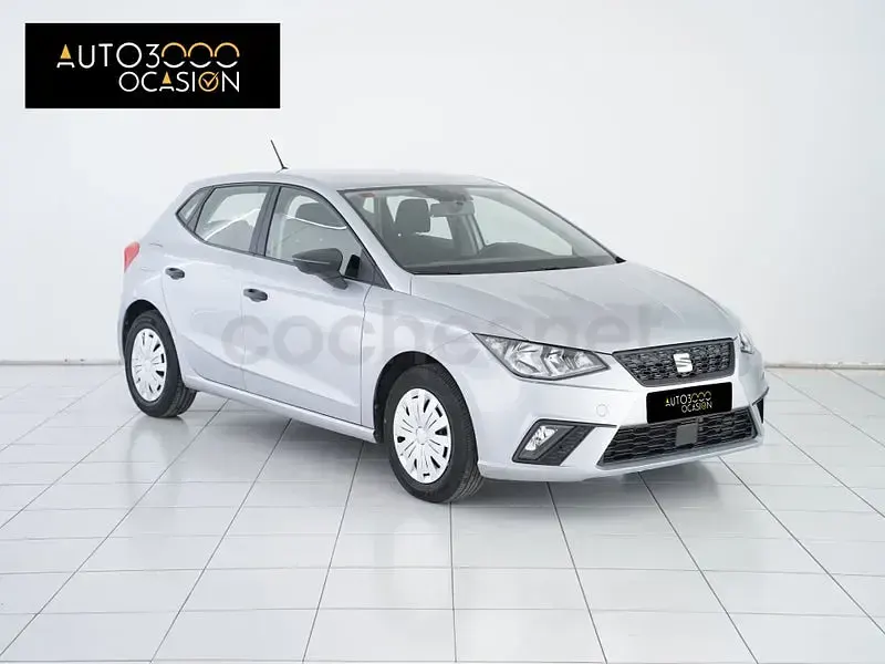 Usado Seat Ibiza Reference 80 CV (58 kW) 2021 Gris / plata Utilitario
