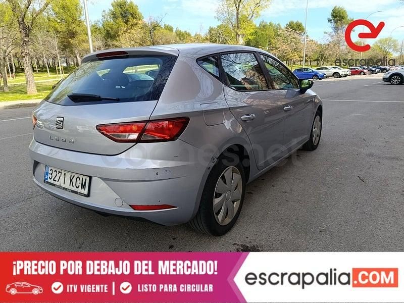 Usado Seat Leon Reference 115 CV (84 kW) 2017 Gris / plata Berlina