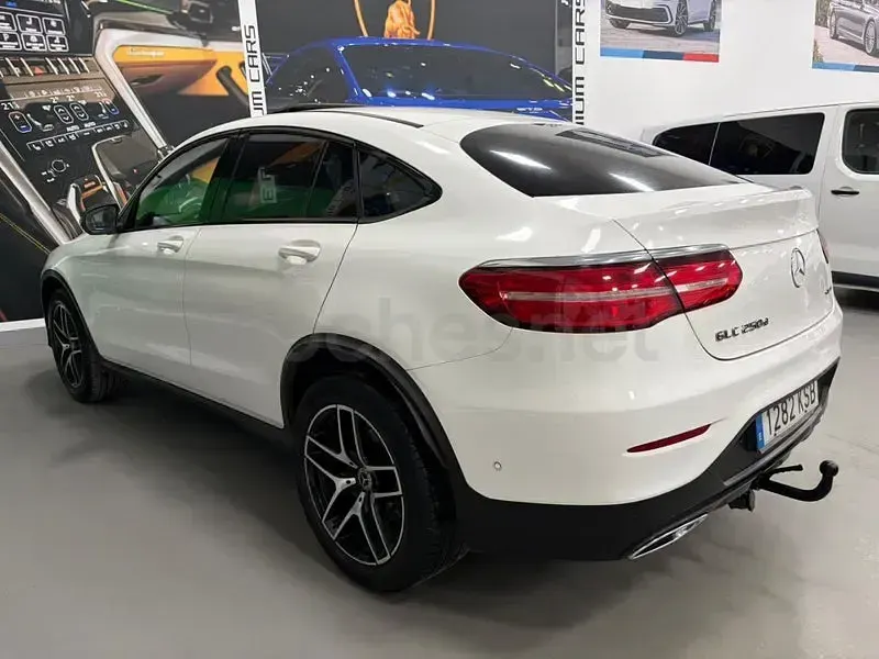 Usado Mercedes GLC250 204 CV (150 kW) 2019 Blanco SUV
