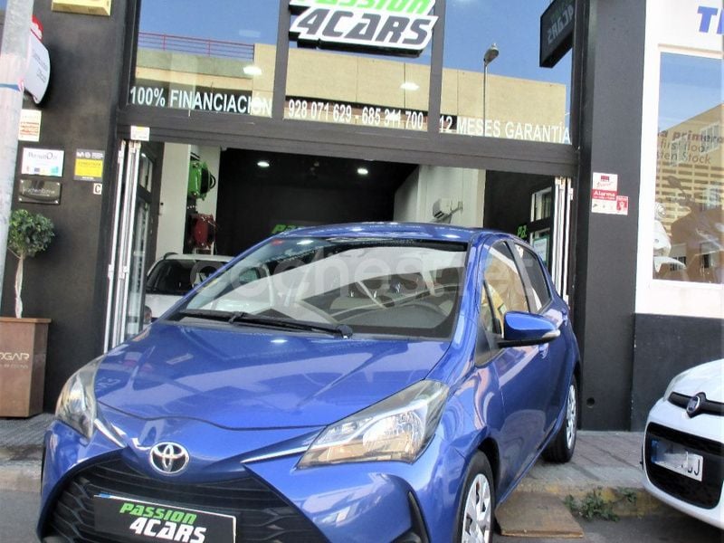 Azul Usado 2018 Toyota Yaris Active Berlina | 8995 € (Precio justo) - Imagen 1/4