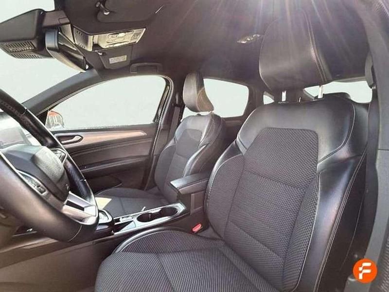 Usado Renault Arkana Techno 140 CV (102 kW) 2024 Negro SUV