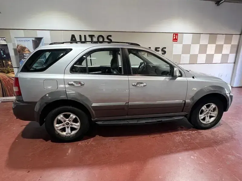 Usado Kia Sorento EX 140 CV (102 kW) 2002 Gris / plata SUV