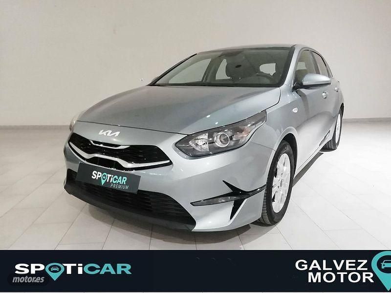 Gris Usado 2023 Kia Ceed Utilitario | 17.600 € (Precio justo) - Imagen 1/4