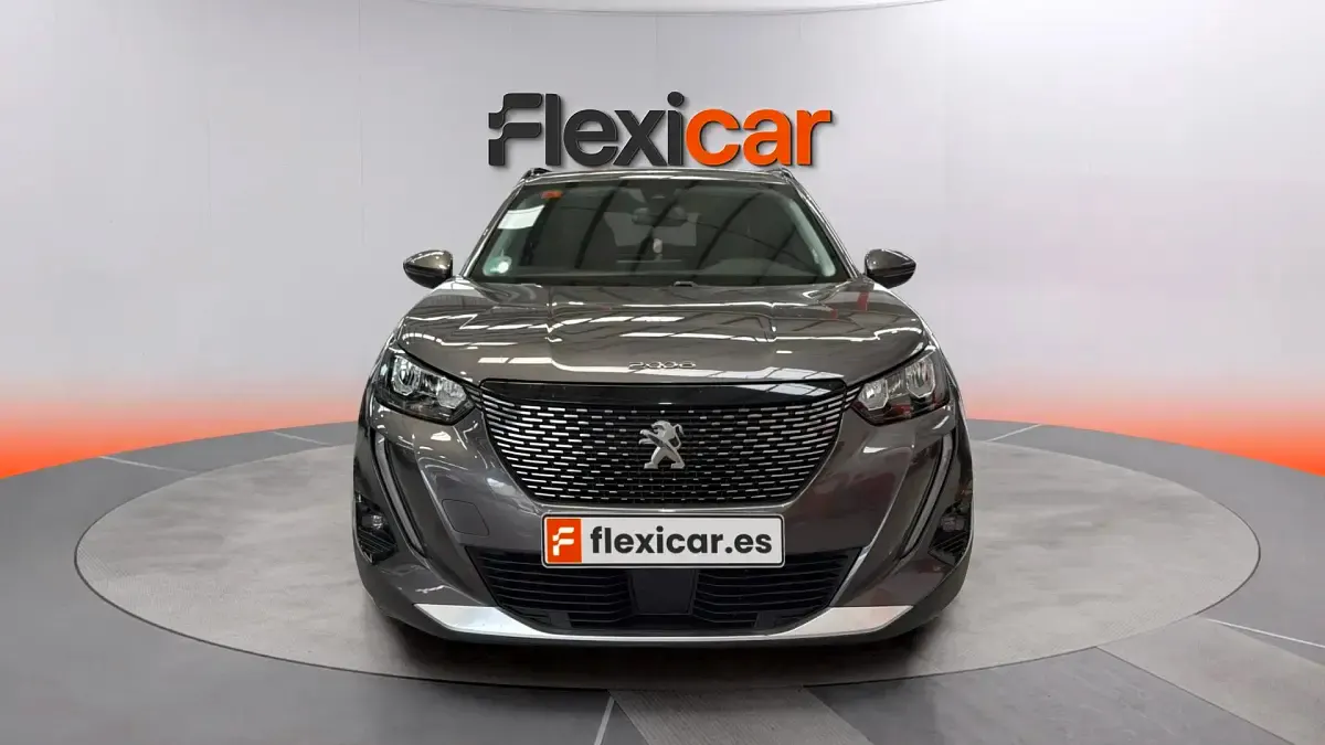 Usado Peugeot 2008 Allure 110 CV (80 kW) 2021 Gris SUV