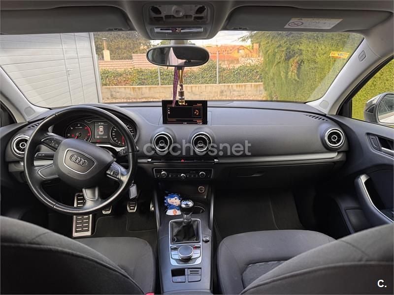Usado Audi A3 Ambition 150 CV (110 kW) 2015 Gris / plata Berlina
