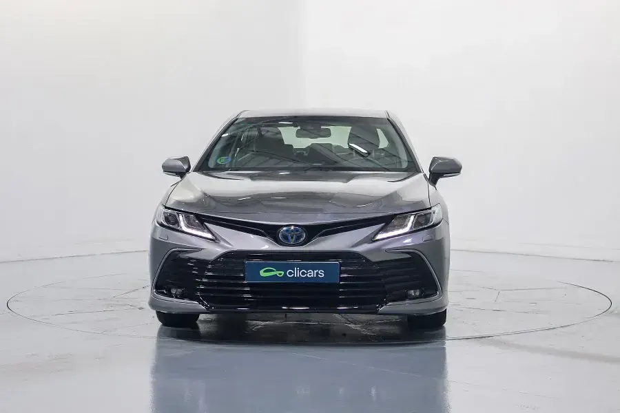 Usado Toyota Camry Advance 218 CV (160 kW) 2022 Gris / plata Berlina