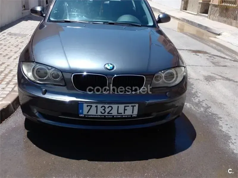 Usado BMW 118 122 CV (89 kW) 2008 Gris / plata Utilitario