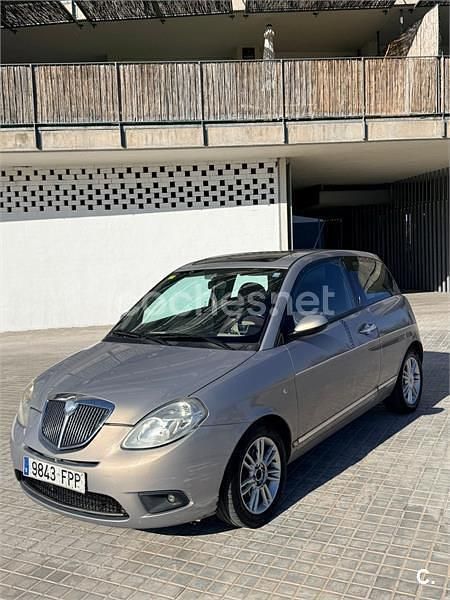 Usado Lancia Ypsilon 95 CV (69 kW) 2007 Beige Utilitario