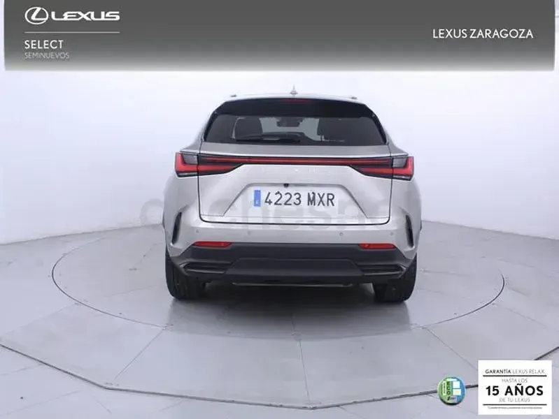 Usado Lexus NX350h Executive Line 242 CV (177 kW) 2025 Gris / plata SUV