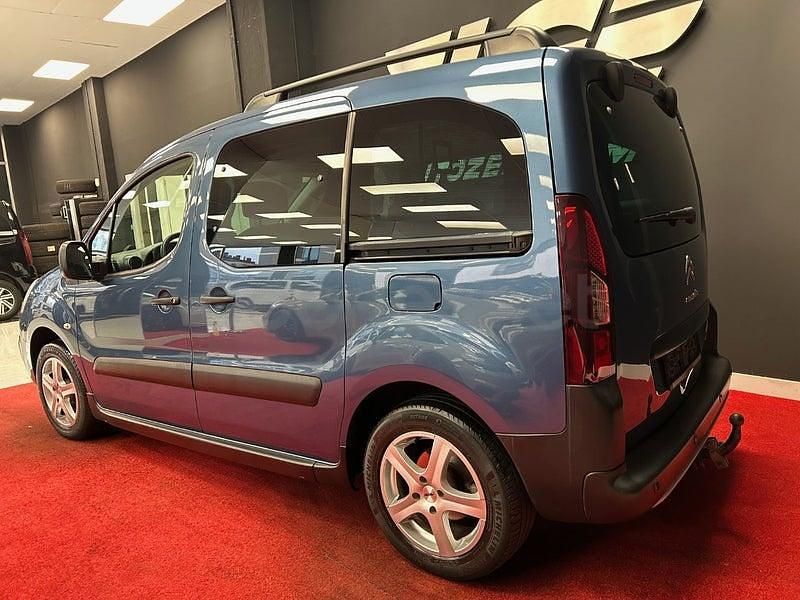 Usado Citroën Berlingo XTR 120 CV (88 kW) 2017 Azul Monovolumen