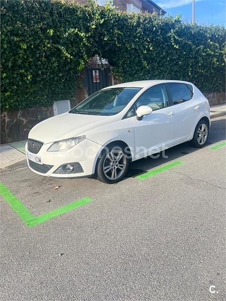 Usado Seat Ibiza Style 90 HP (66 kW) 2011 Branco Sedan