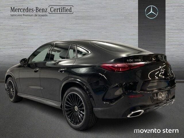 Usado Mercedes GLC300 AMG line 258 CV (189 kW) 2024 Negro obsidiana  pintura metalizada SUV