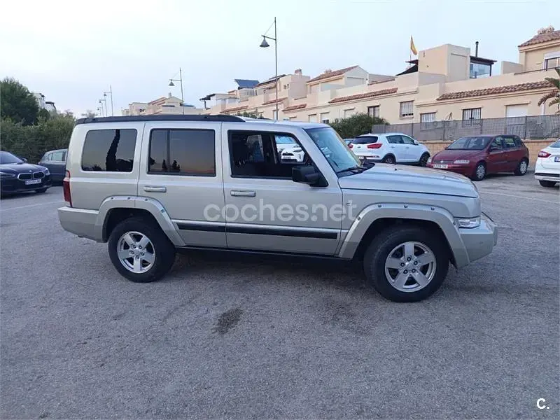 Usado Jeep Commander Sport 218 CV (160 kW) 2009 Gris / plata SUV