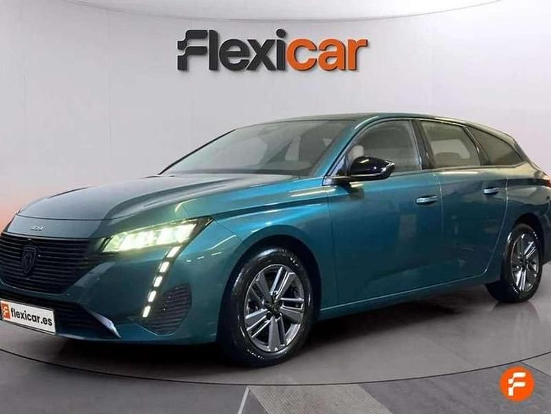 Usado Peugeot 308 Allure 131 CV (96 kW) 2022 Verde Utilitario