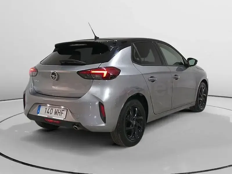 Usado Opel Corsa 100 CV (73 kW) 2023 Gris / plata Utilitario