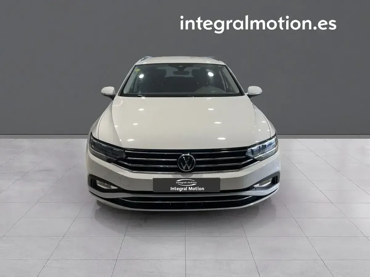 Usado VW Passat Executive 149 CV (109 kW) 2020 Blanco Familiar