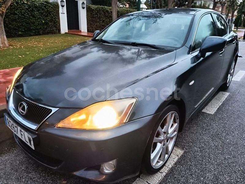 Marrón Usado 2007 Lexus IS220d Sport Line Berlina | 4995 € (Buen precio) - Imagen 1/4