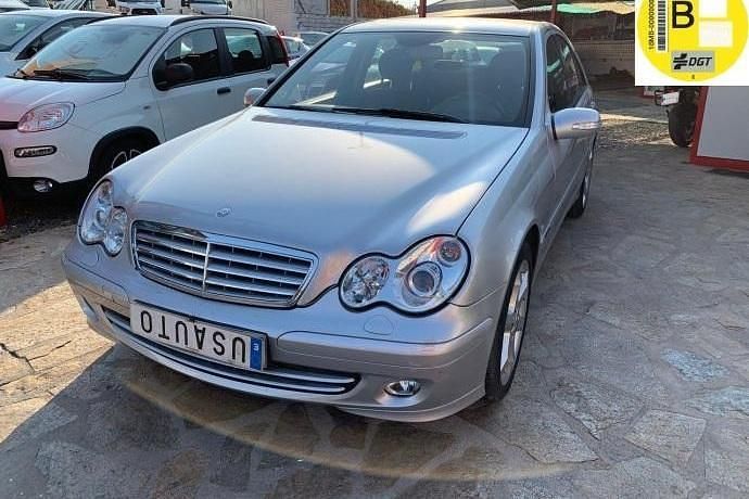 Plateado Usado 2006 Mercedes C220 Sport Edition Berlina | 6500 € (Precio justo) - Imagen 1/4