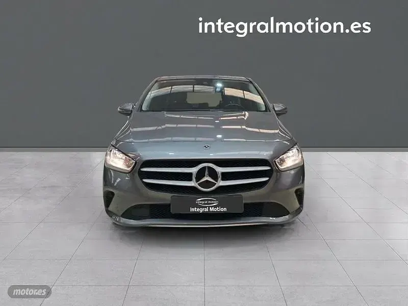 Usado Mercedes B180 136 CV (100 kW) 2020 Varios colores Utilitario