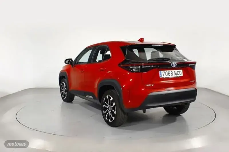 Usado Toyota Yaris Cross Active 116 CV (85 kW) 2022 Rojo SUV