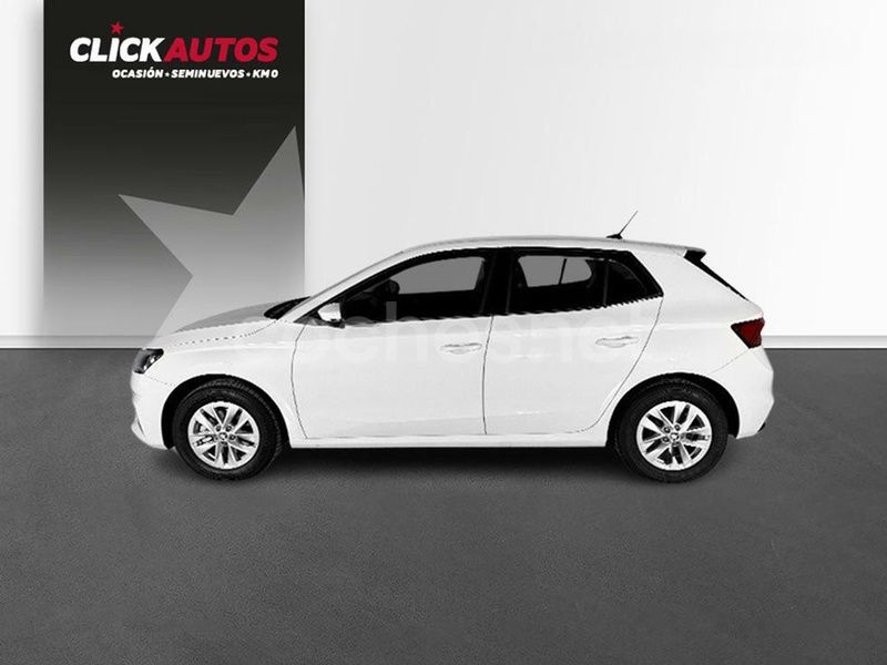 Blanco Usado 2023 Skoda Fabia Ambition Berlina | 16.300 € (Precio justo) - Imagen 1/2