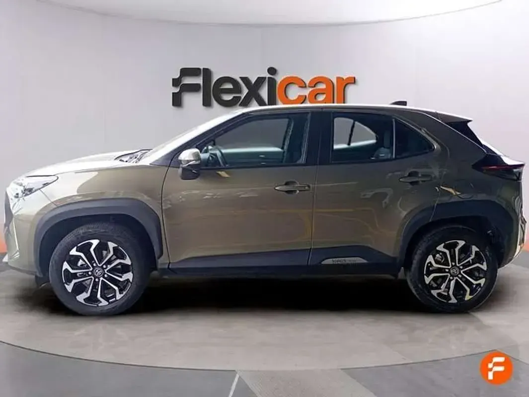 Usado Toyota Yaris Cross Active 116 CV (85 kW) 2021 Beige SUV