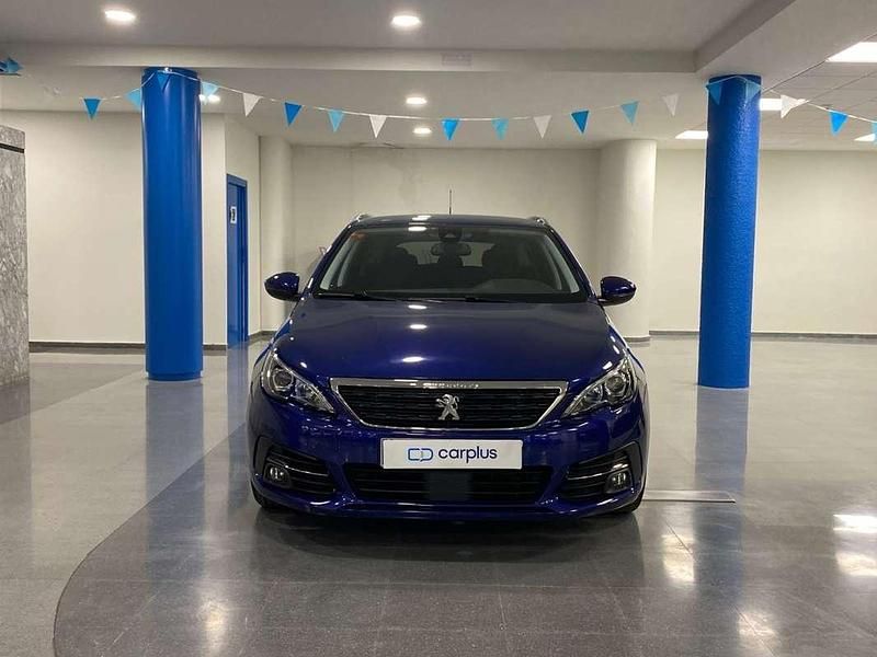 Usado Peugeot 308 SW Style 100 CV (73 kW) 2019 Azul Familiar