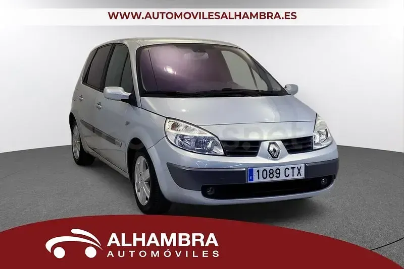 Usado Renault Scénic Dynamique 100 CV (73 kW) 2004 Gris / plata Monovolumen