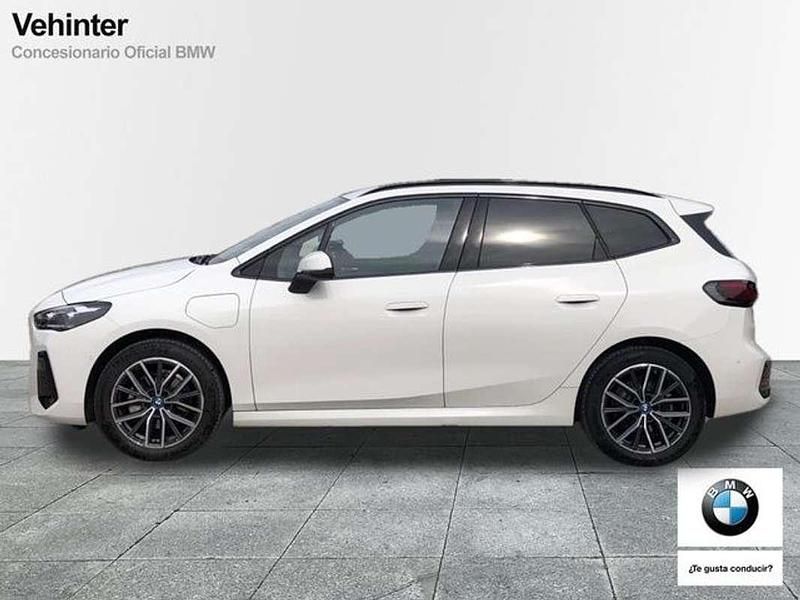 Usado BMW 225 Active Tourer Comfort Edition 245 CV (180 kW) 2023 Blanco Monovolumen