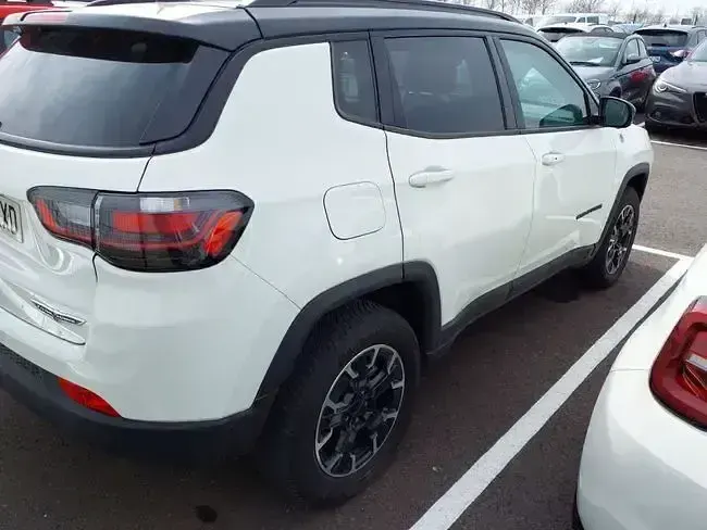 Usado Jeep Compass Trailhawk 240 CV (176 kW) 2022 Blanco SUV