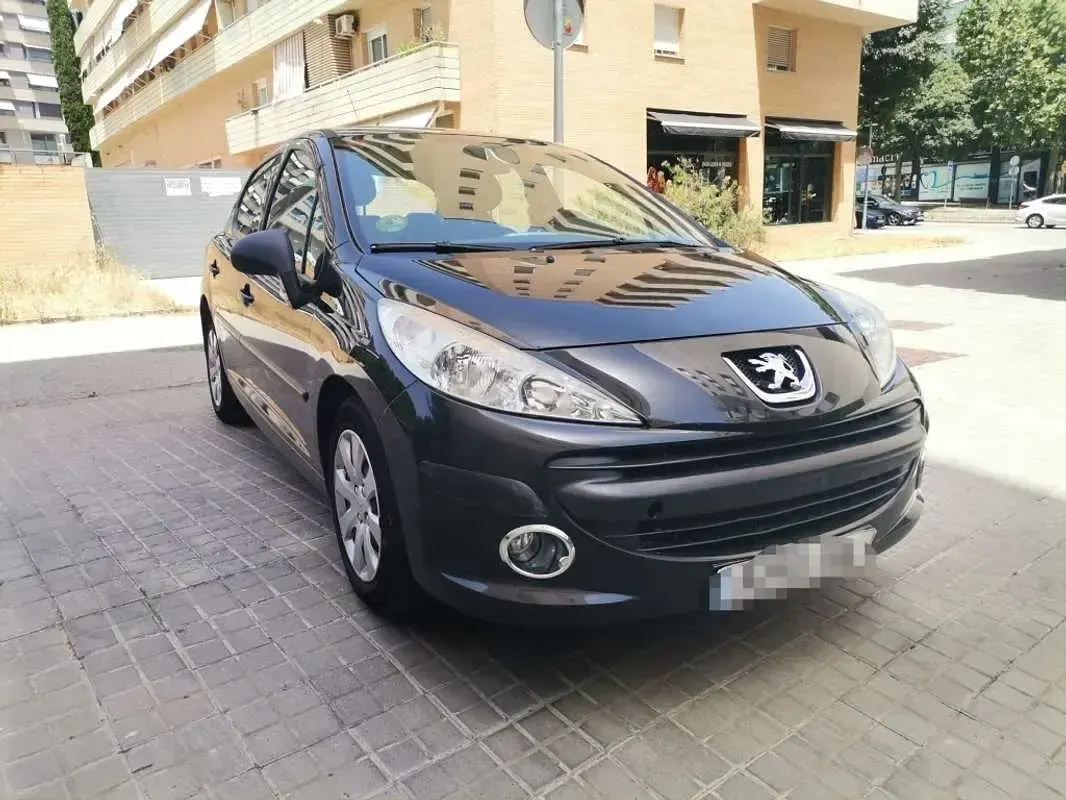 Usado Peugeot 207 Sport 95 CV (69 kW) 2008 Negro Utilitario