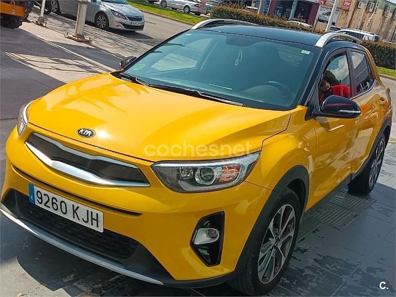 Usado Kia Stonic 120 CV (88 kW) 2018 Amarillo SUV