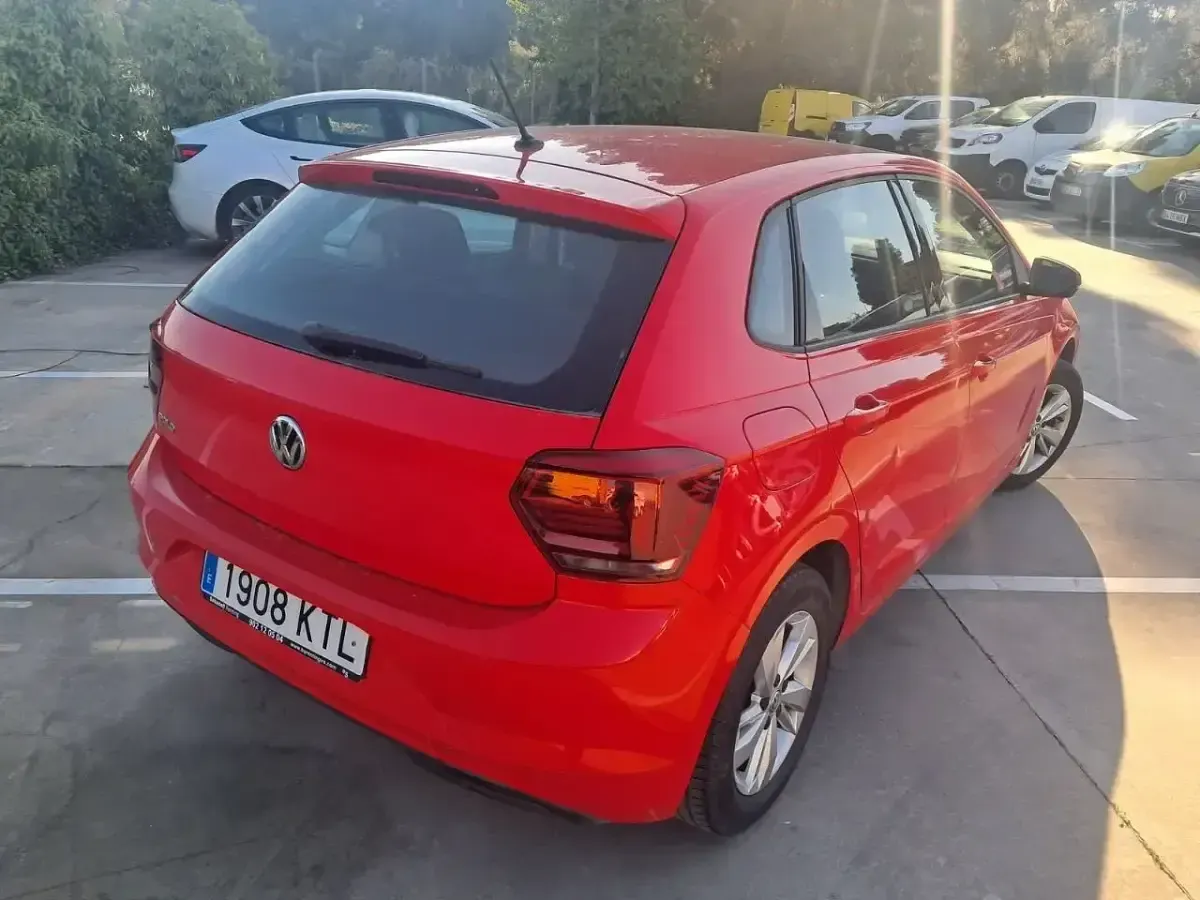 Usado VW Polo Advance 95 CV (69 kW) 2019 Rojo Utilitario